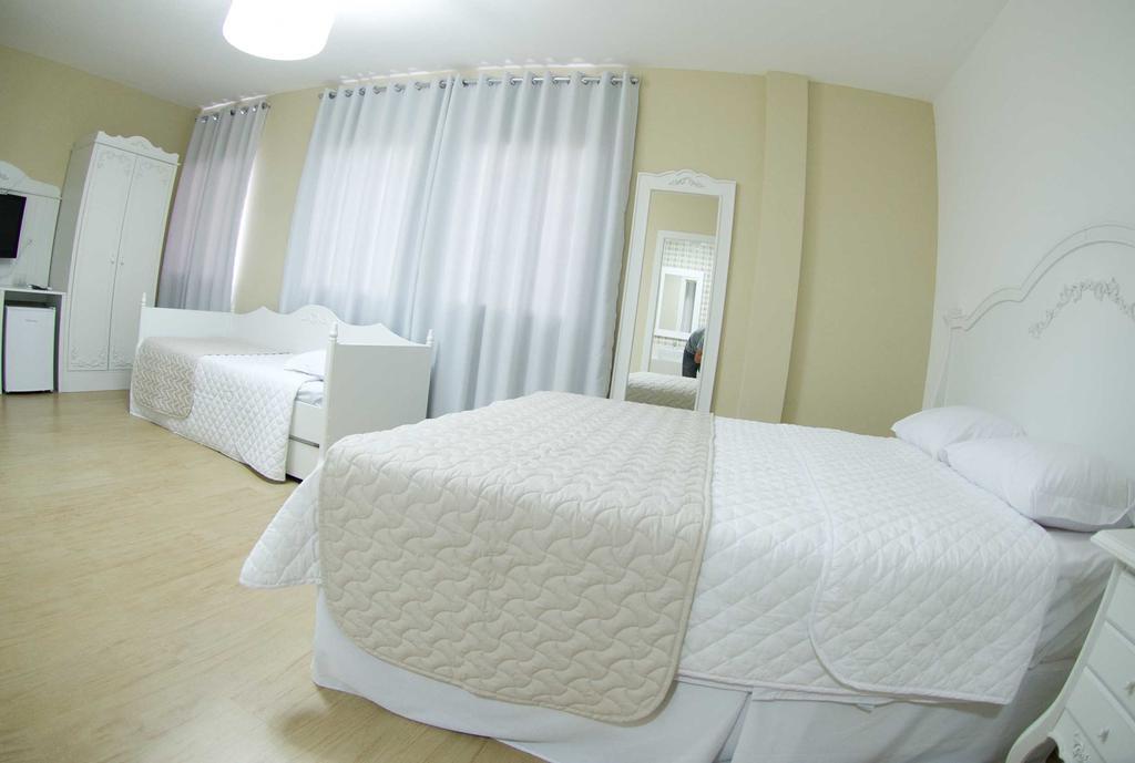 Hotel Oma Zita Forquilhinha Bagian luar foto